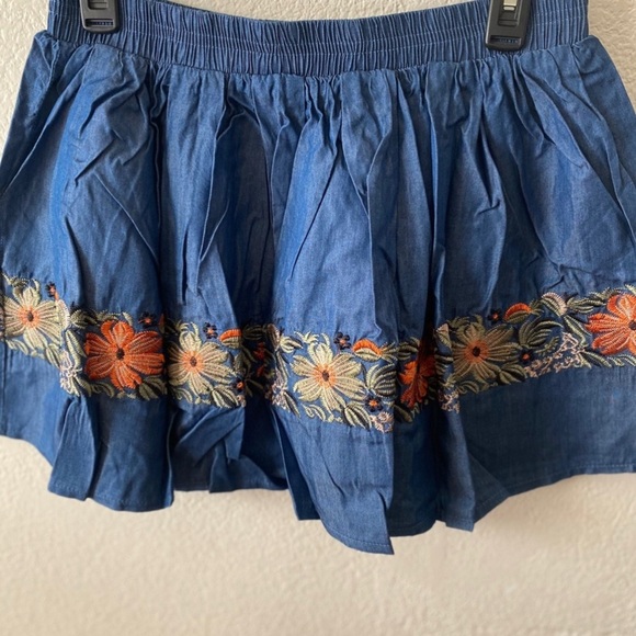 🆕POL Denim Embroidered Floral Skater Mini Shirt S🆕 - Picture 5 of 11